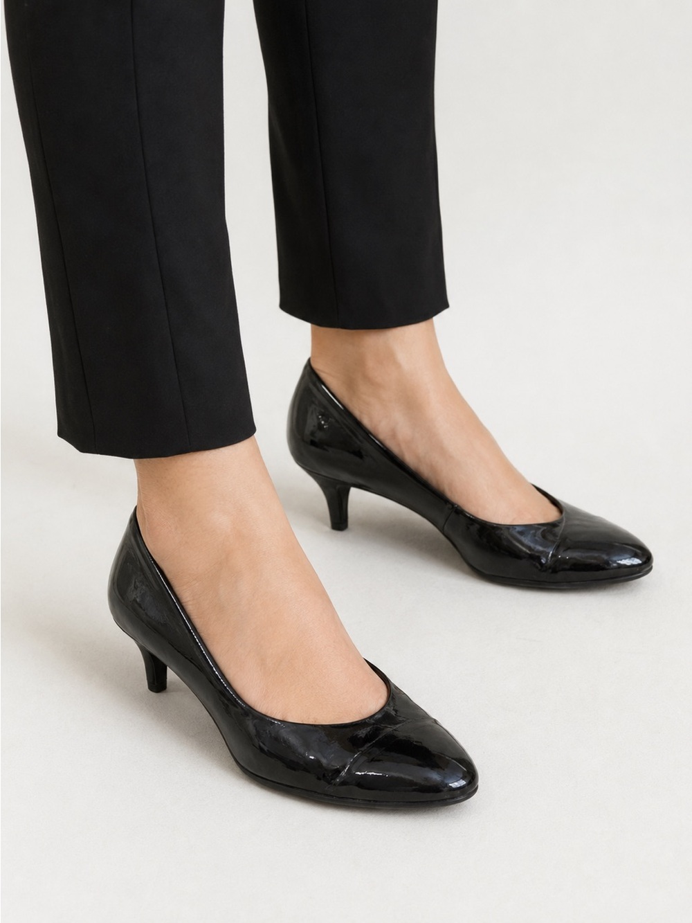 LIFE STRIDE SOFT SYSTEM WOMENS BLACK HEELS SIZE 7-1/2
